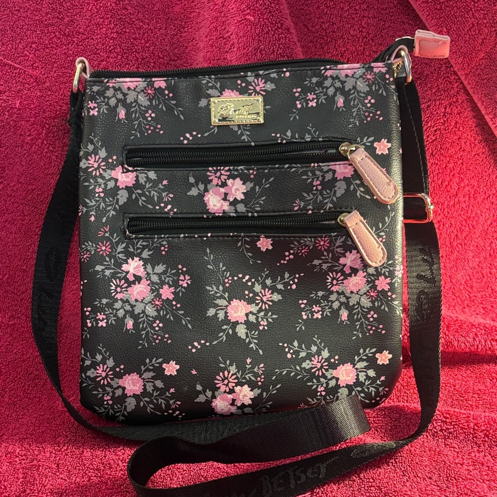 Pre-loved Luv Betsey/Betsey Johnson Crossbody Bag